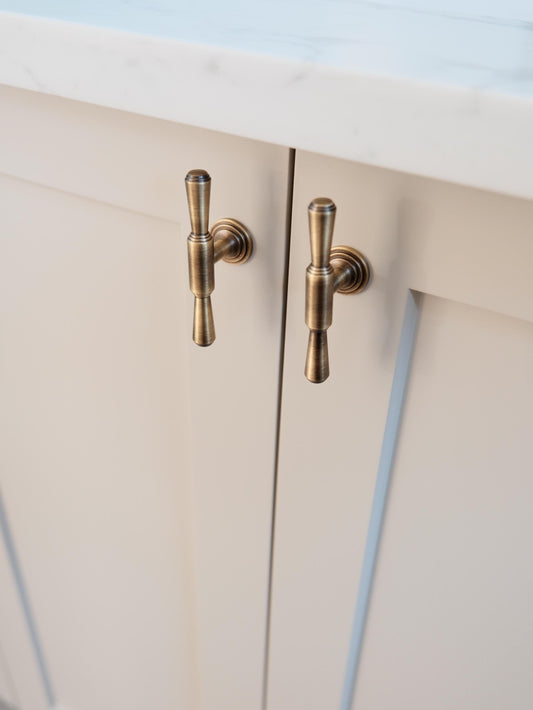 Louise T- Bar Knob