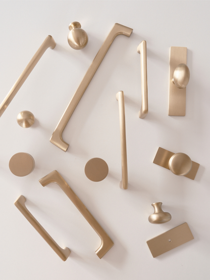 Brass Moda Pull