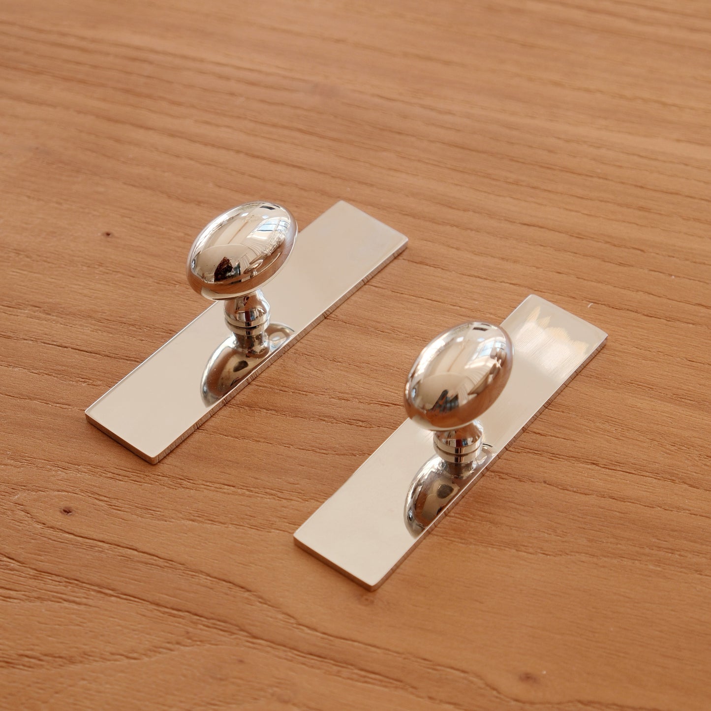 Oval Knob with Backplate