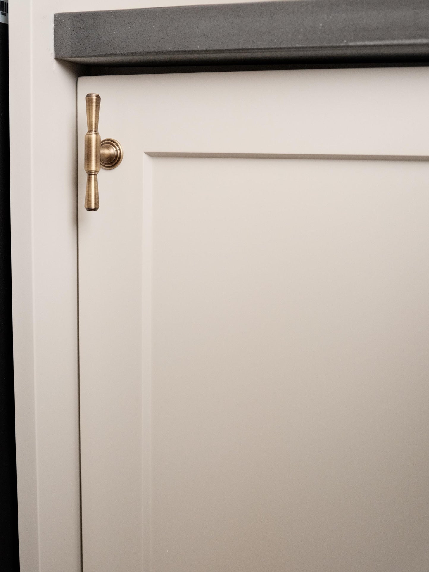 Louise T- Bar Knob